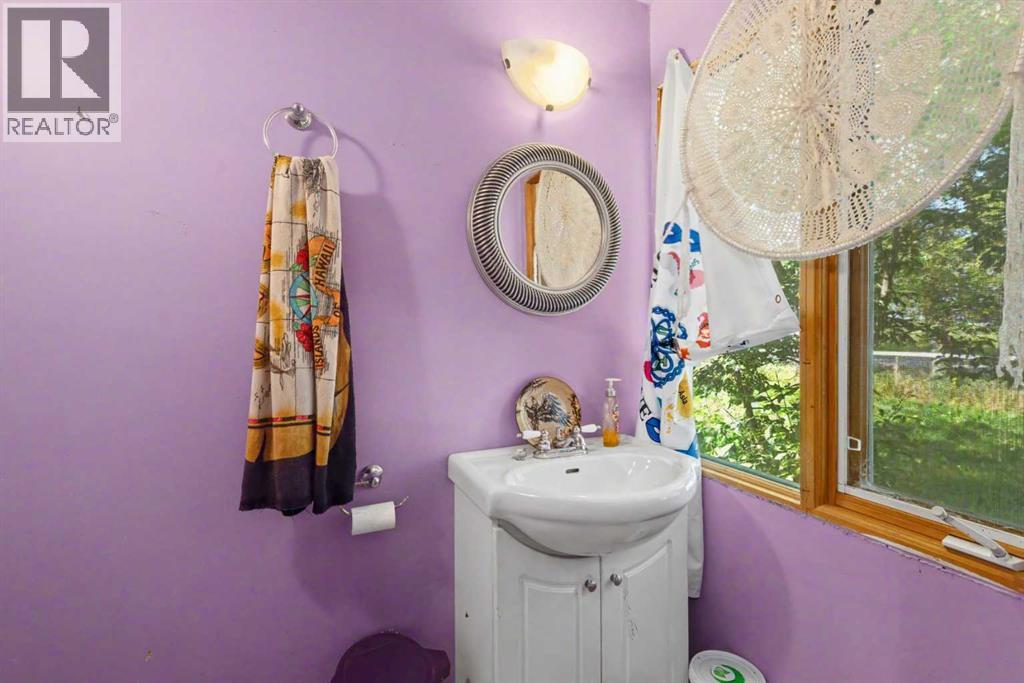 222001 Range Road 225B - 17