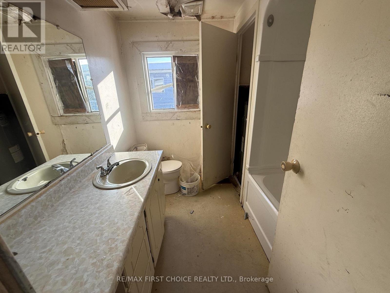 228 DAVIES STREET - 8