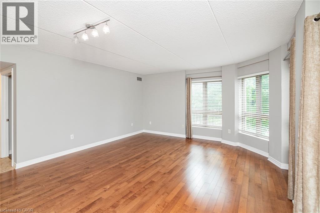 #105 56 KERMAN Avenue - 14