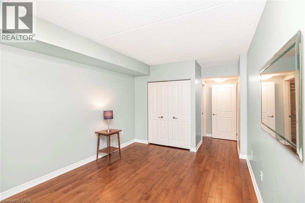 #105 56 KERMAN Avenue - 29