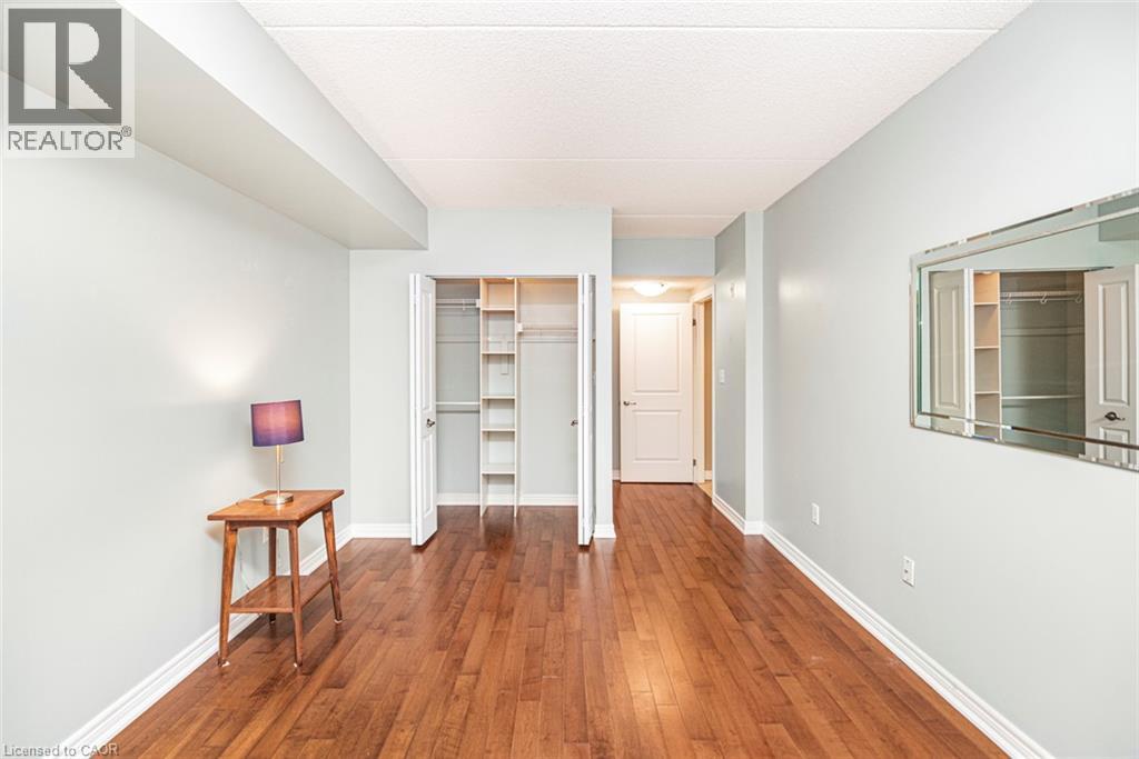#105 56 KERMAN Avenue - 30