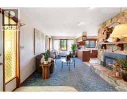 Family room/Fireplace - 575 Talbot Road East, Leamington, ON N8H3V6 Photo 7
