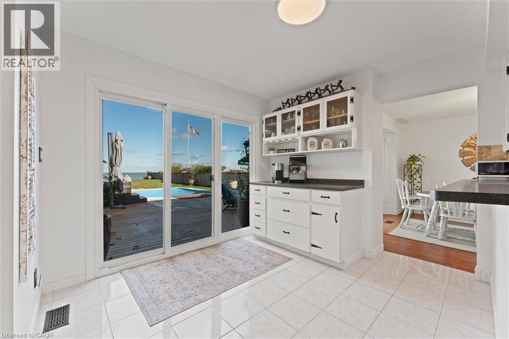 139 LAKEVIEW Drive - 14
