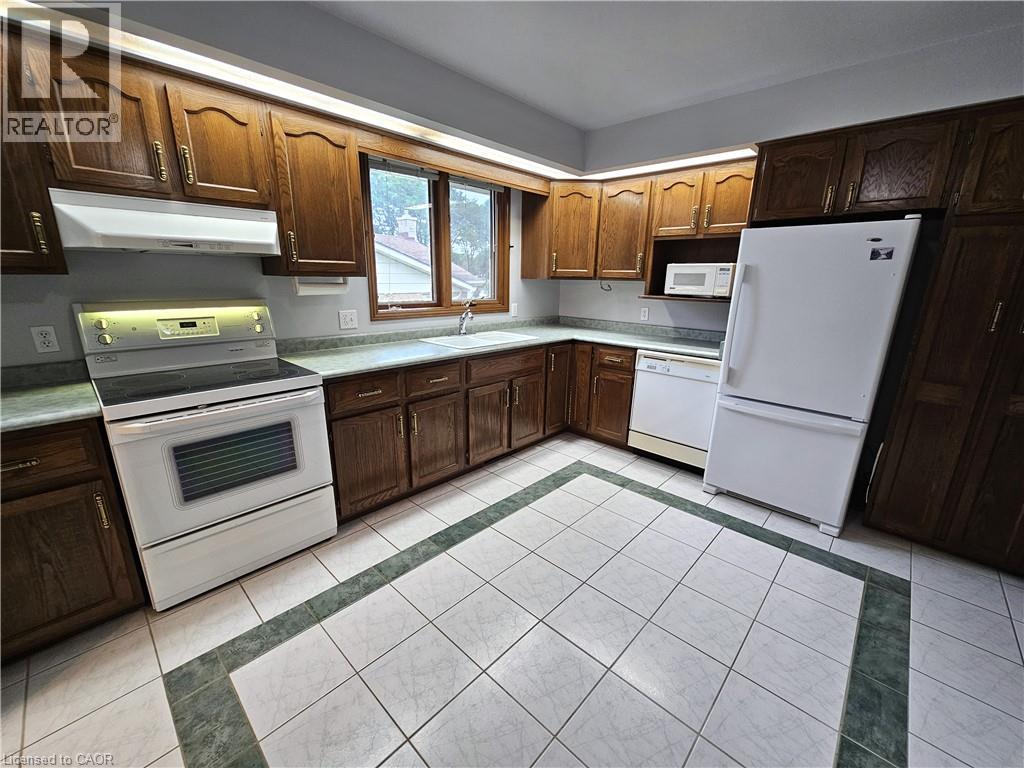 23 CHURCHILL Circle - Image 12
