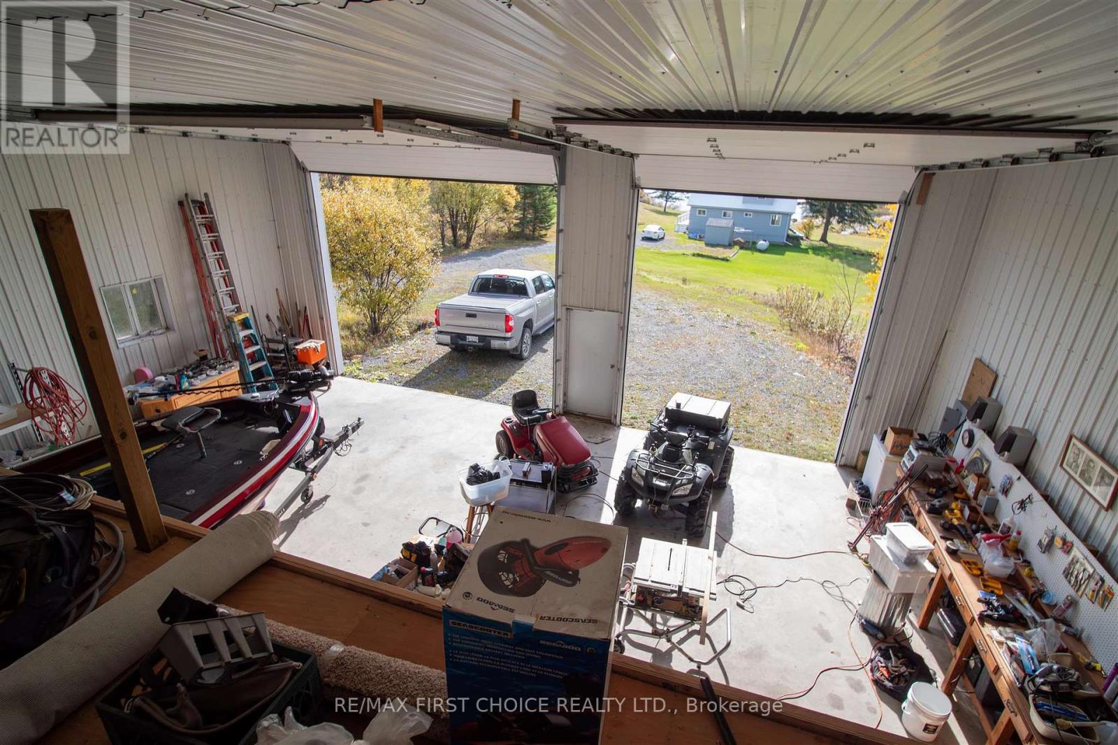 20 DUBOIS ROAD N - Image 40