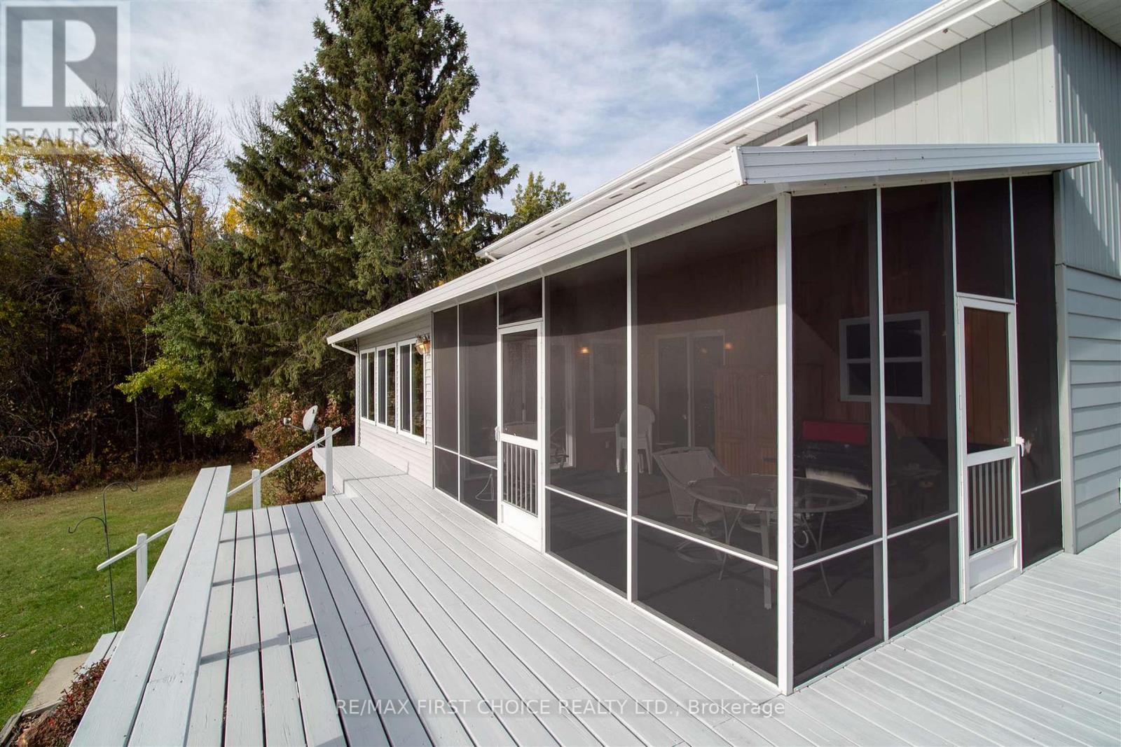 20 DUBOIS ROAD N - Image 46