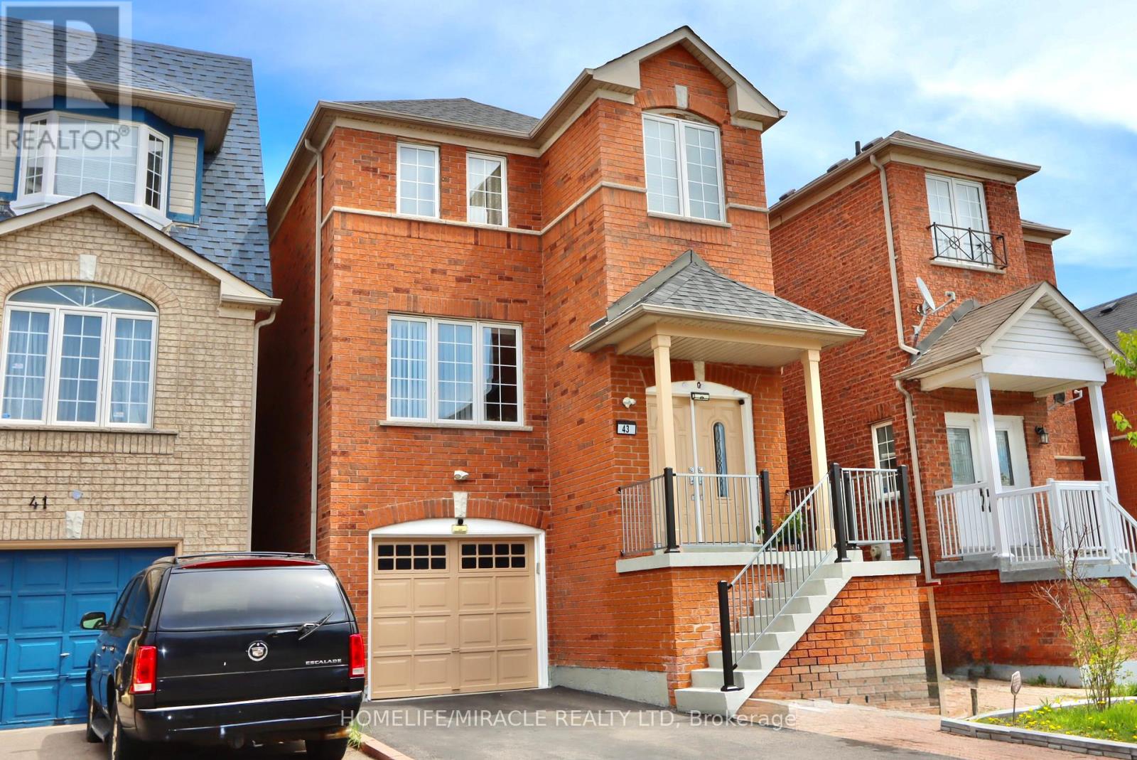 43 CARANCI CRESCENT - 2