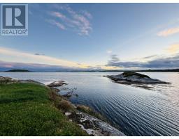 18 Marine Drive thumbnail 39