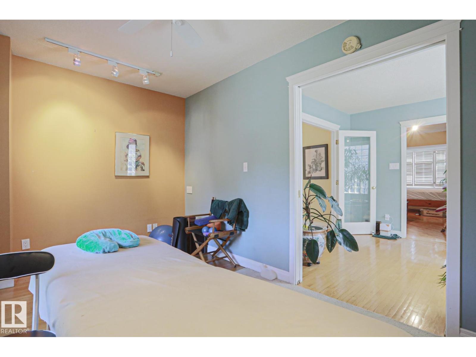 10814 125 ST NW - 32