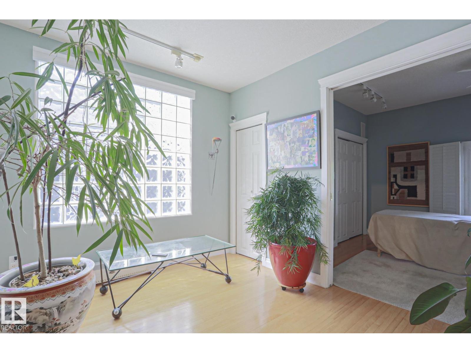 10814 125 ST NW - 35