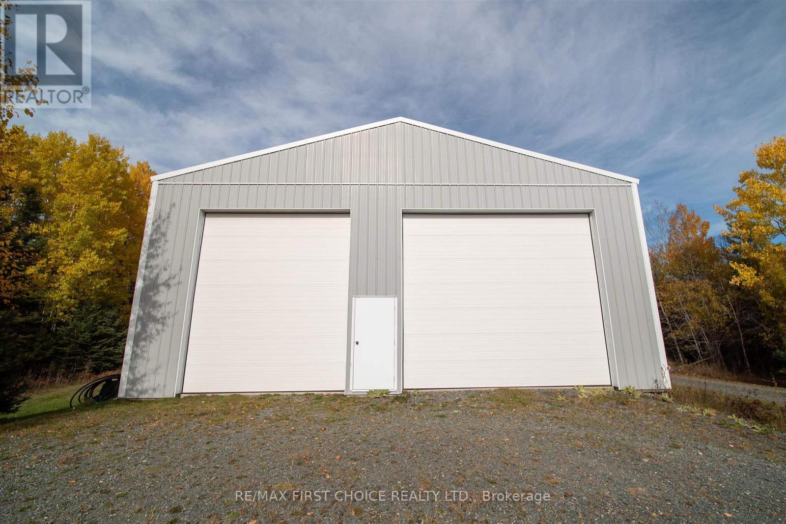 20 DUBOIS ROAD N - Image 36