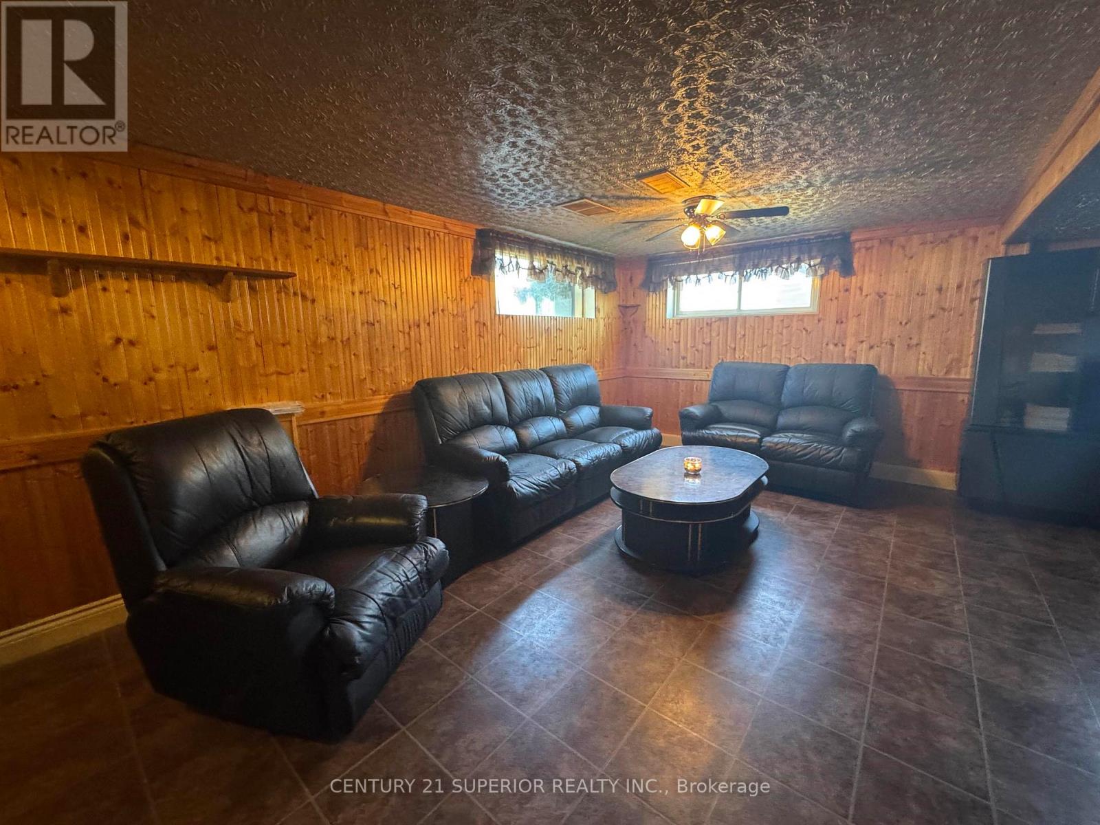 3 FALCON DRIVE - 16