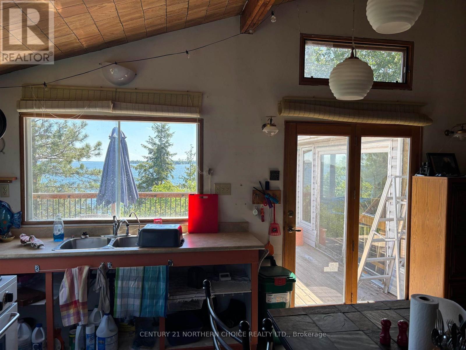 JO176 SHOAL LAKE - 27