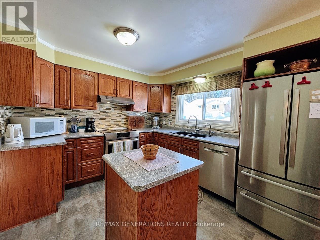 48 REDWING AVENUE - 5