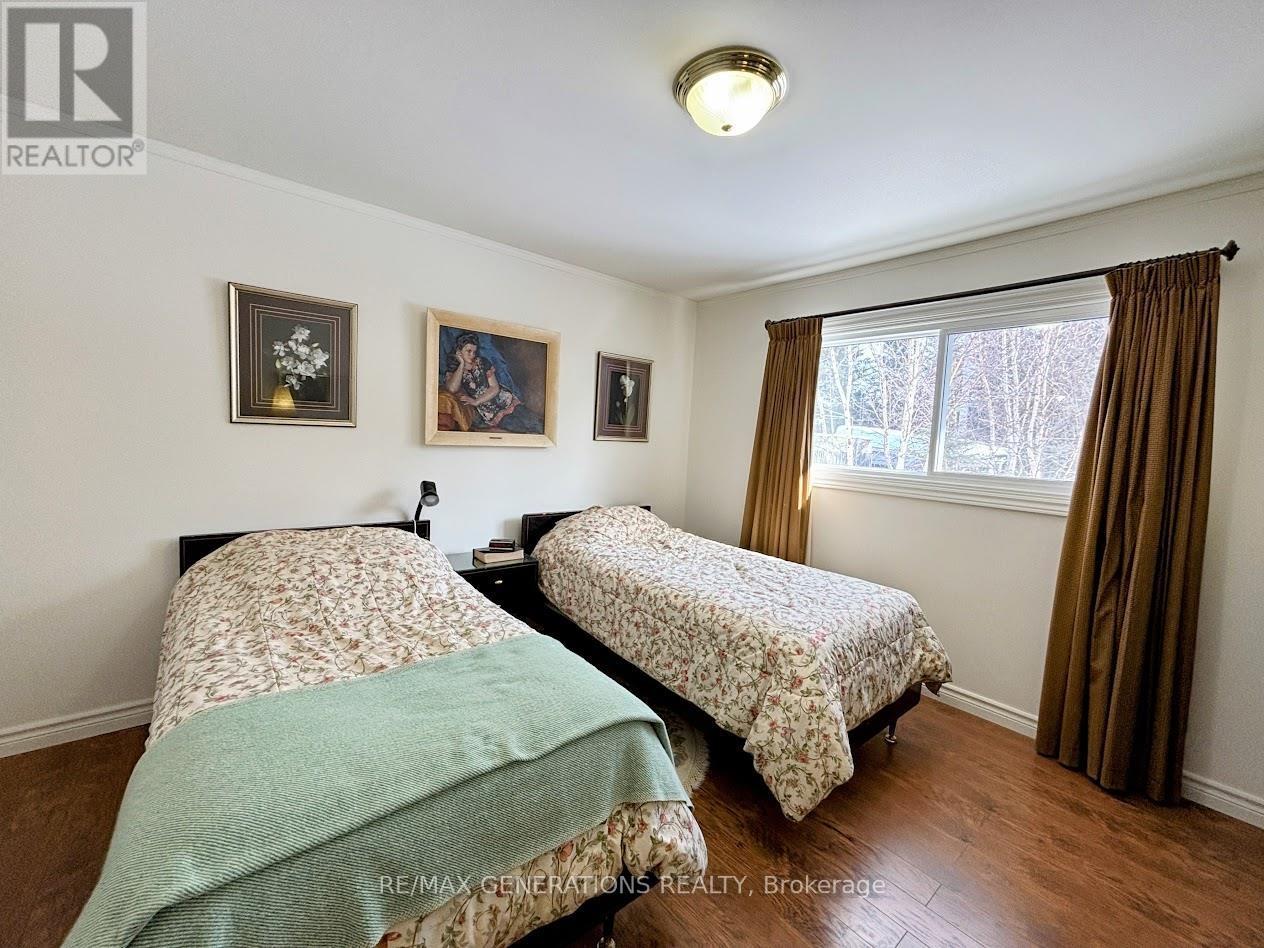 48 REDWING AVENUE - 11