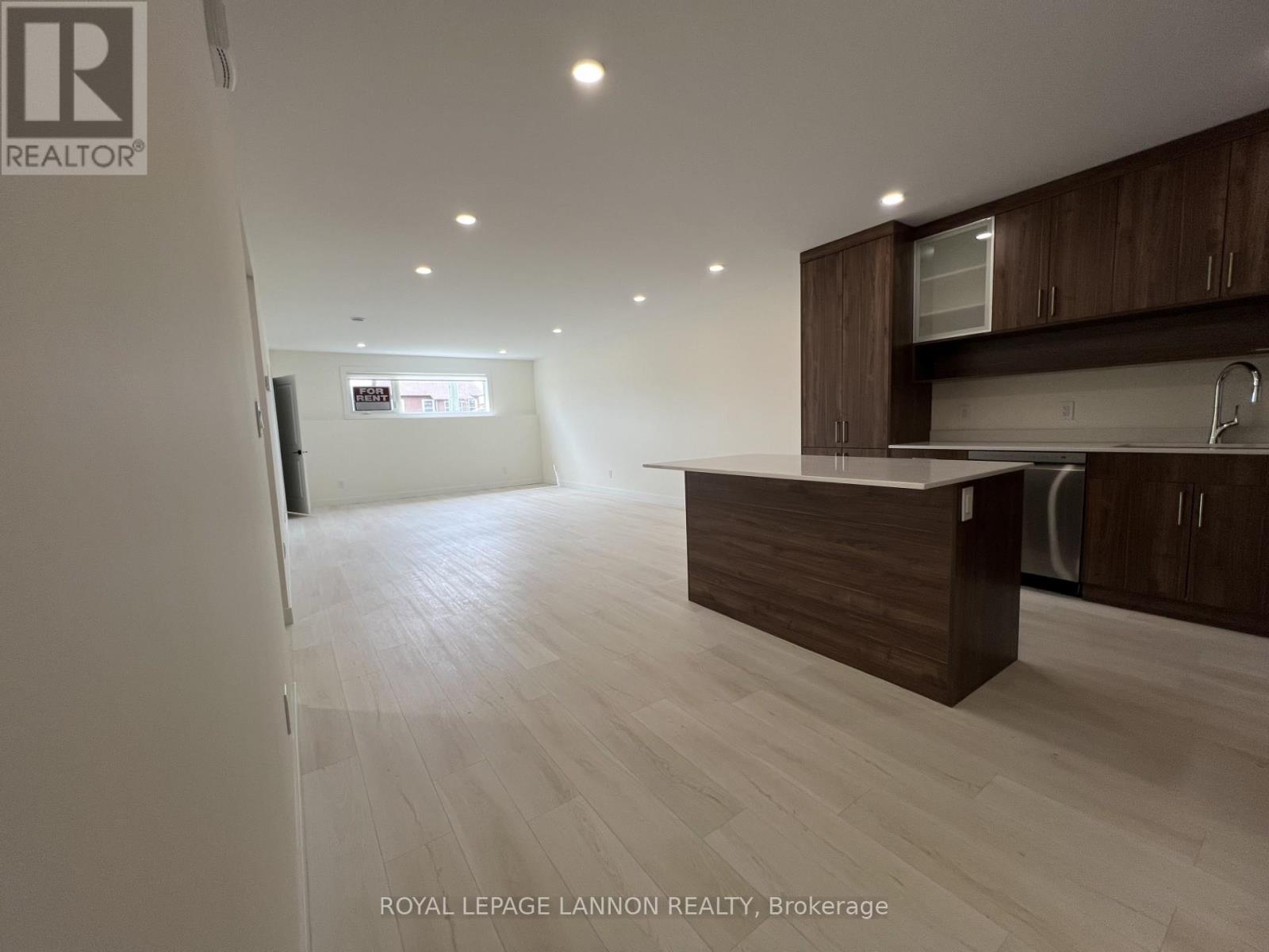401 EMPIRE AVENUE - 4