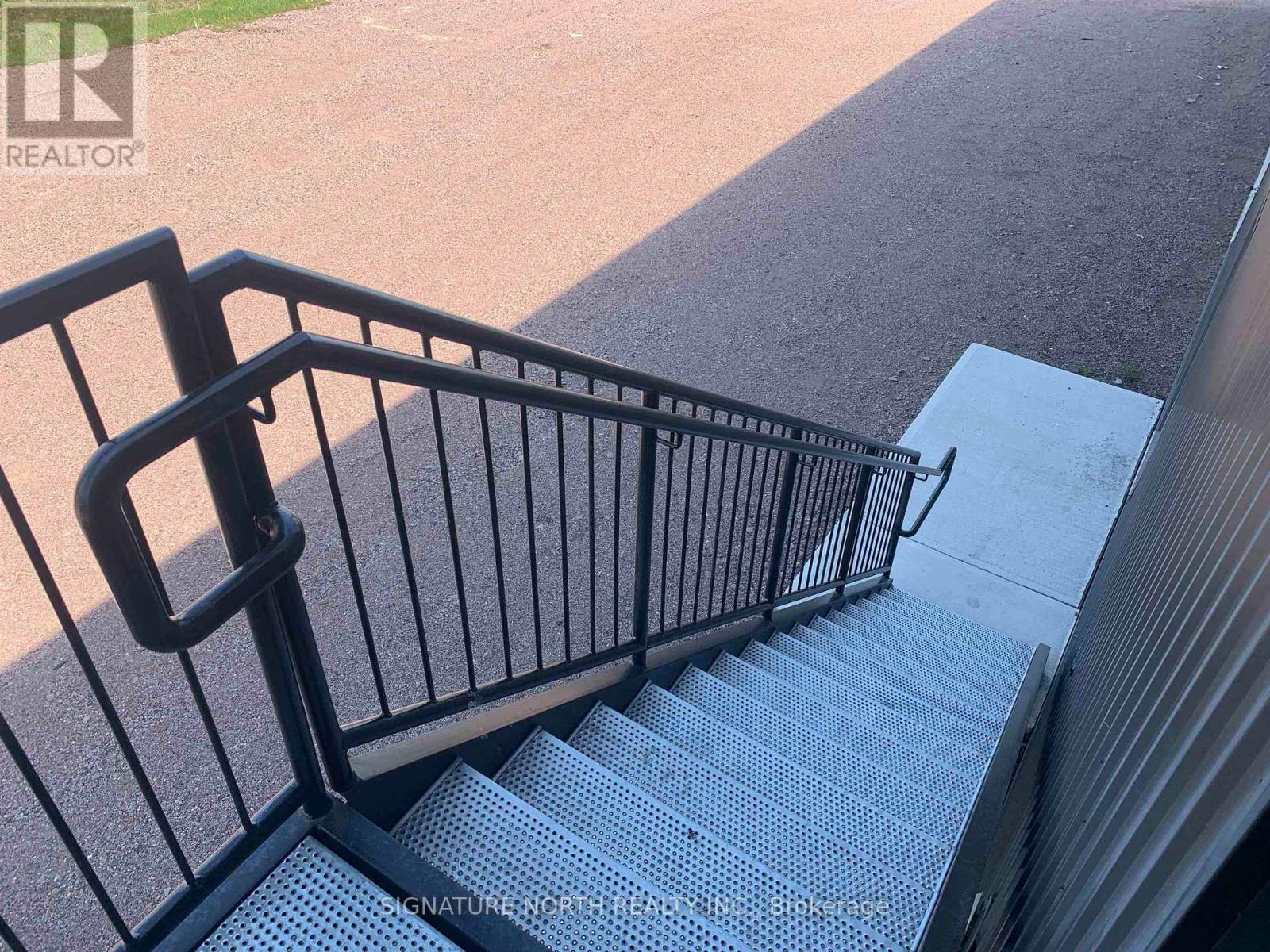 168 Munro Street, Thunder Bay (Court / Cumberland), Ontario, P7A2M9, Thunder Bay (Court / Cumberland), Ontario — photo 4 of 5