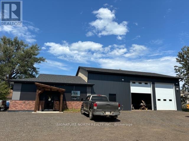 174 Munro Street, Thunder Bay (Court / Cumberland), Ontario, P7A2M9, Thunder Bay (Court / Cumberland), Ontario — photo 1 of 5