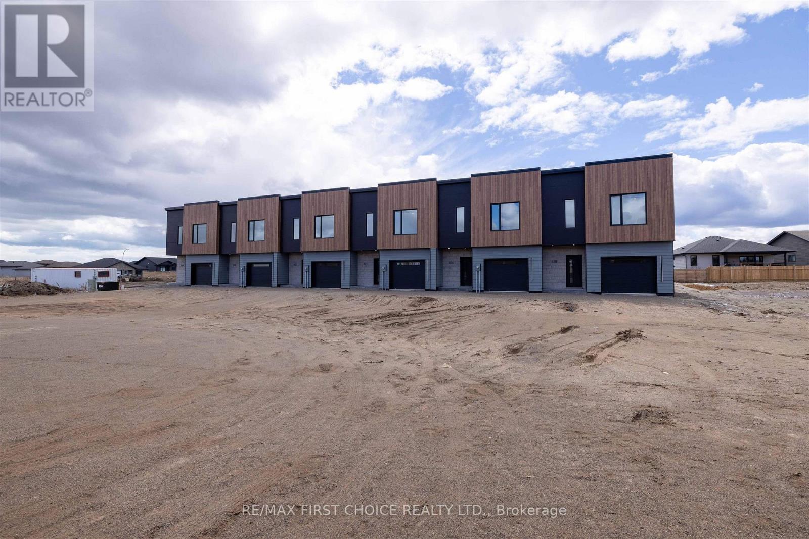 832 WEILER BOULEVARD - Image 3