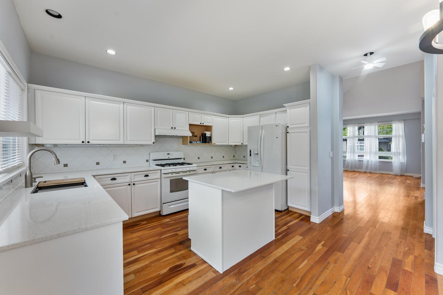 7536 147A STREET, Surrey — photo 7