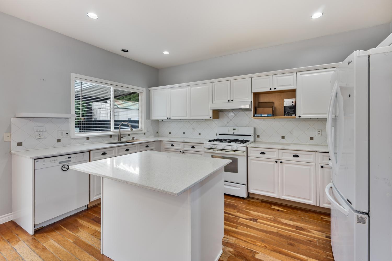 7536 147A STREET, Surrey — photo 8