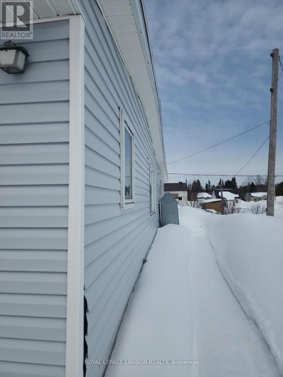 319 WALKER STREET - 5