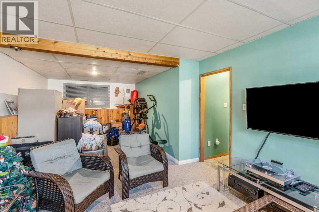 8630 22 Avenue N - 37
