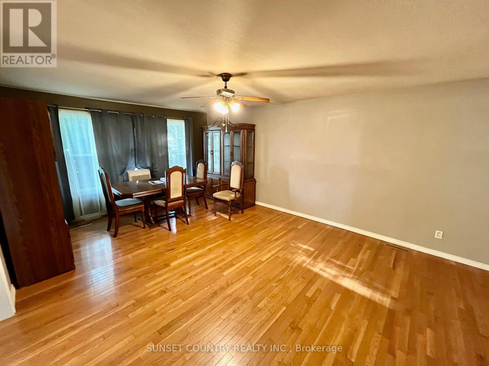 206 MCMILLAN CRESCENT - 10