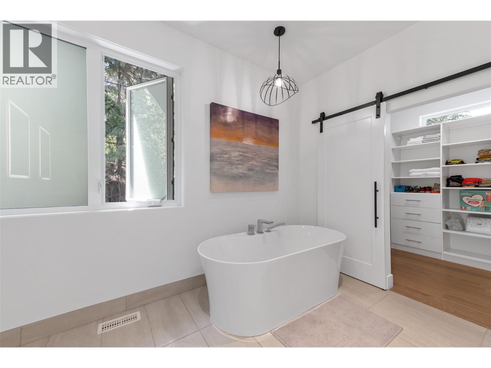  2672 Lakeridge Road, West Kelowna