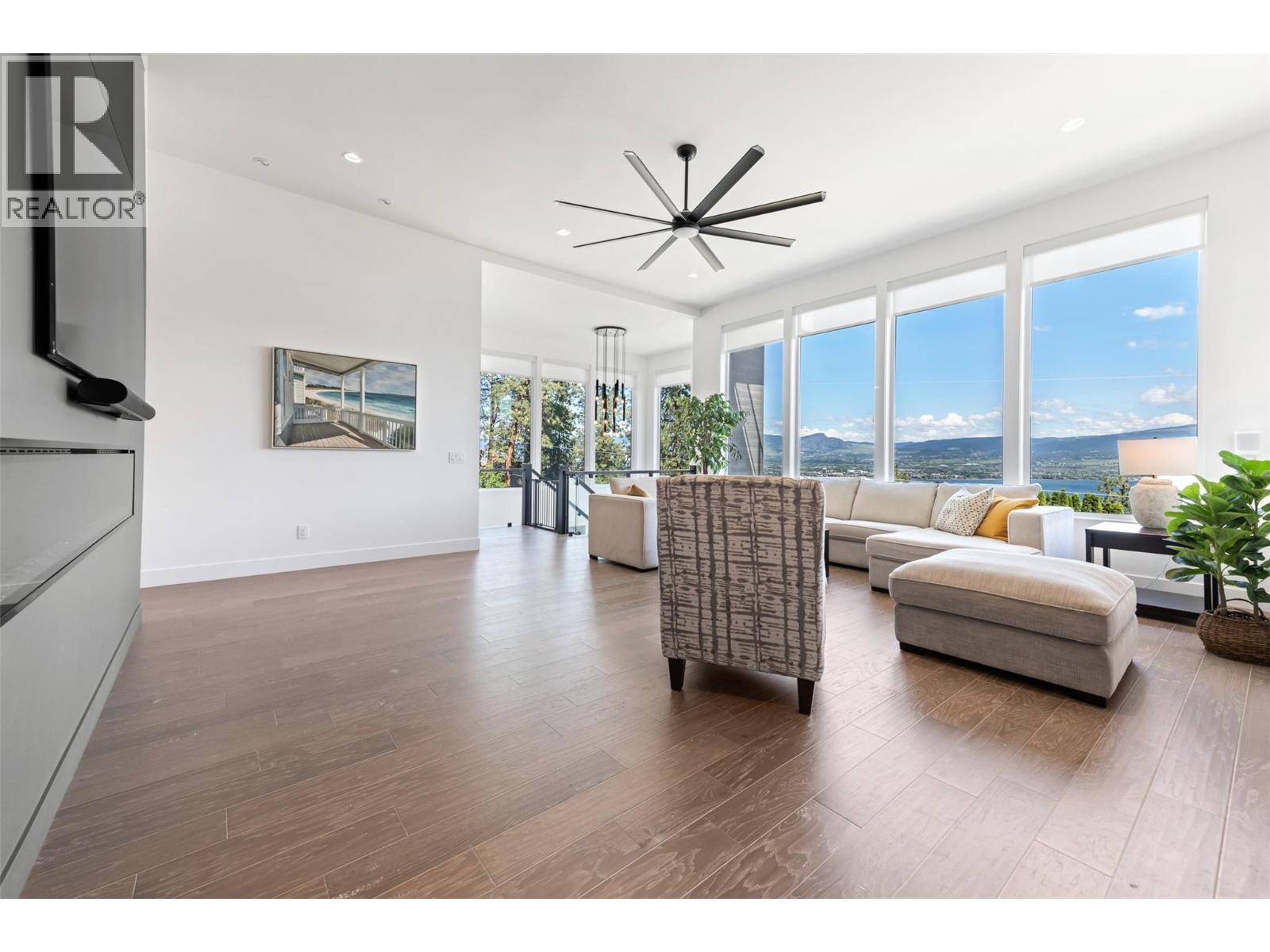  2672 Lakeridge Road, West Kelowna