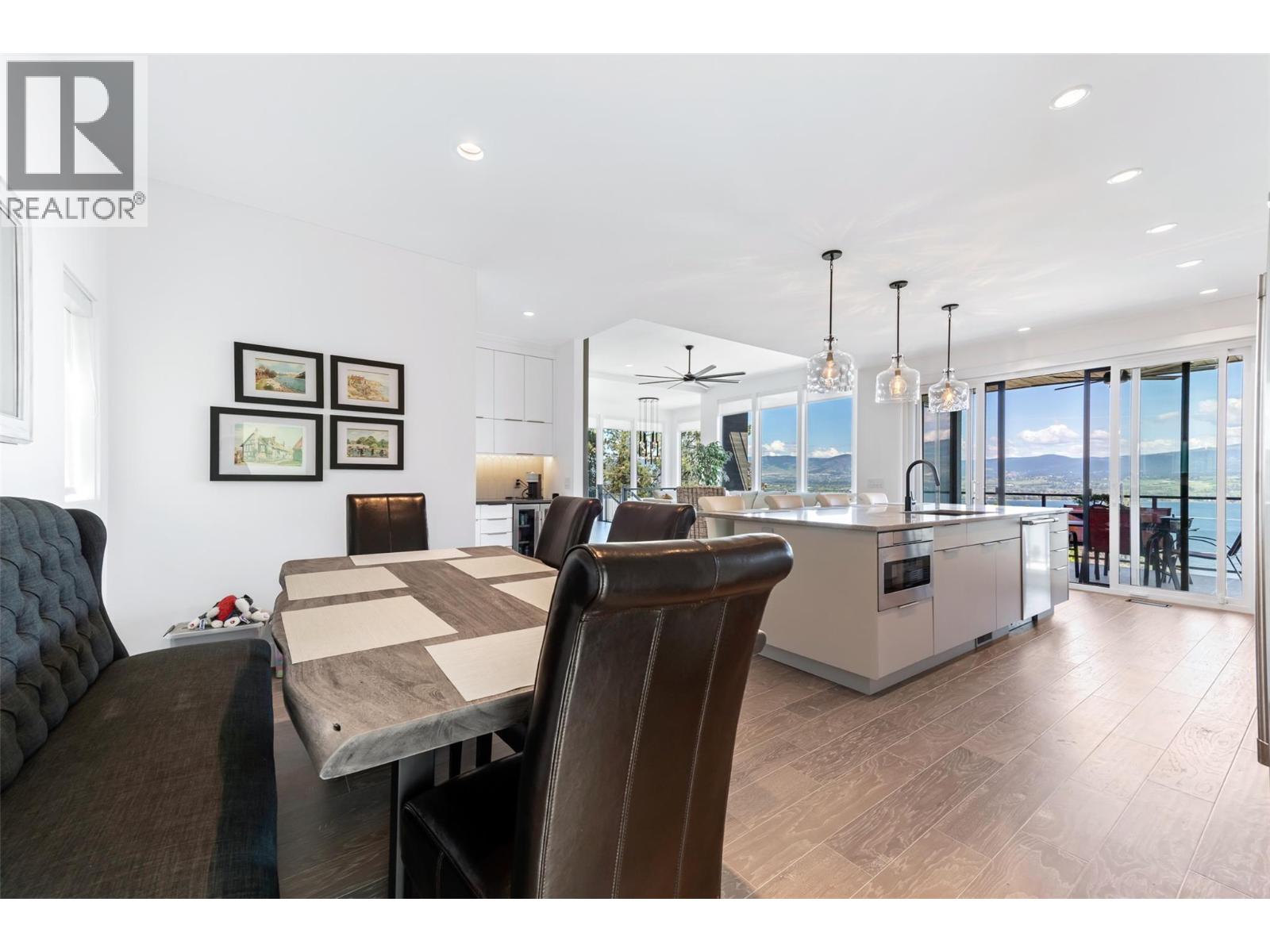  2672 Lakeridge Road, West Kelowna