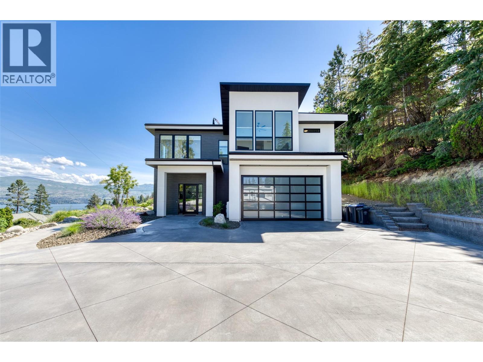  2672 Lakeridge Road, West Kelowna