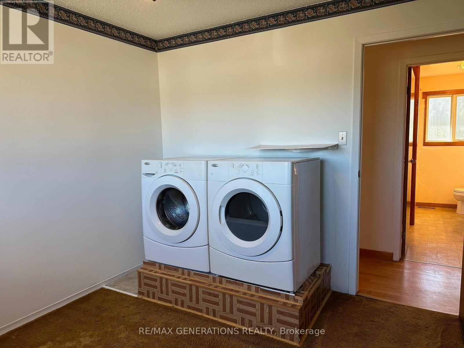 4 EAST GROVE CRESCENT - 11