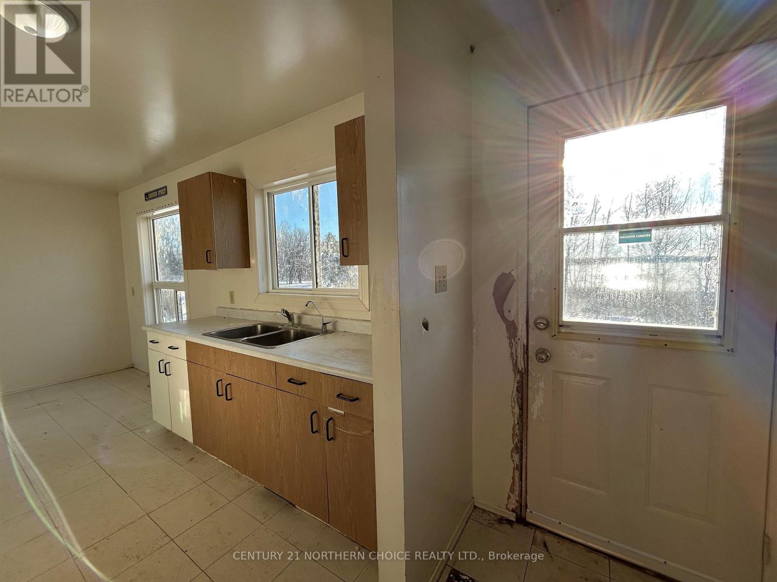 44 ELEANOR LAKE ROAD - Image 14