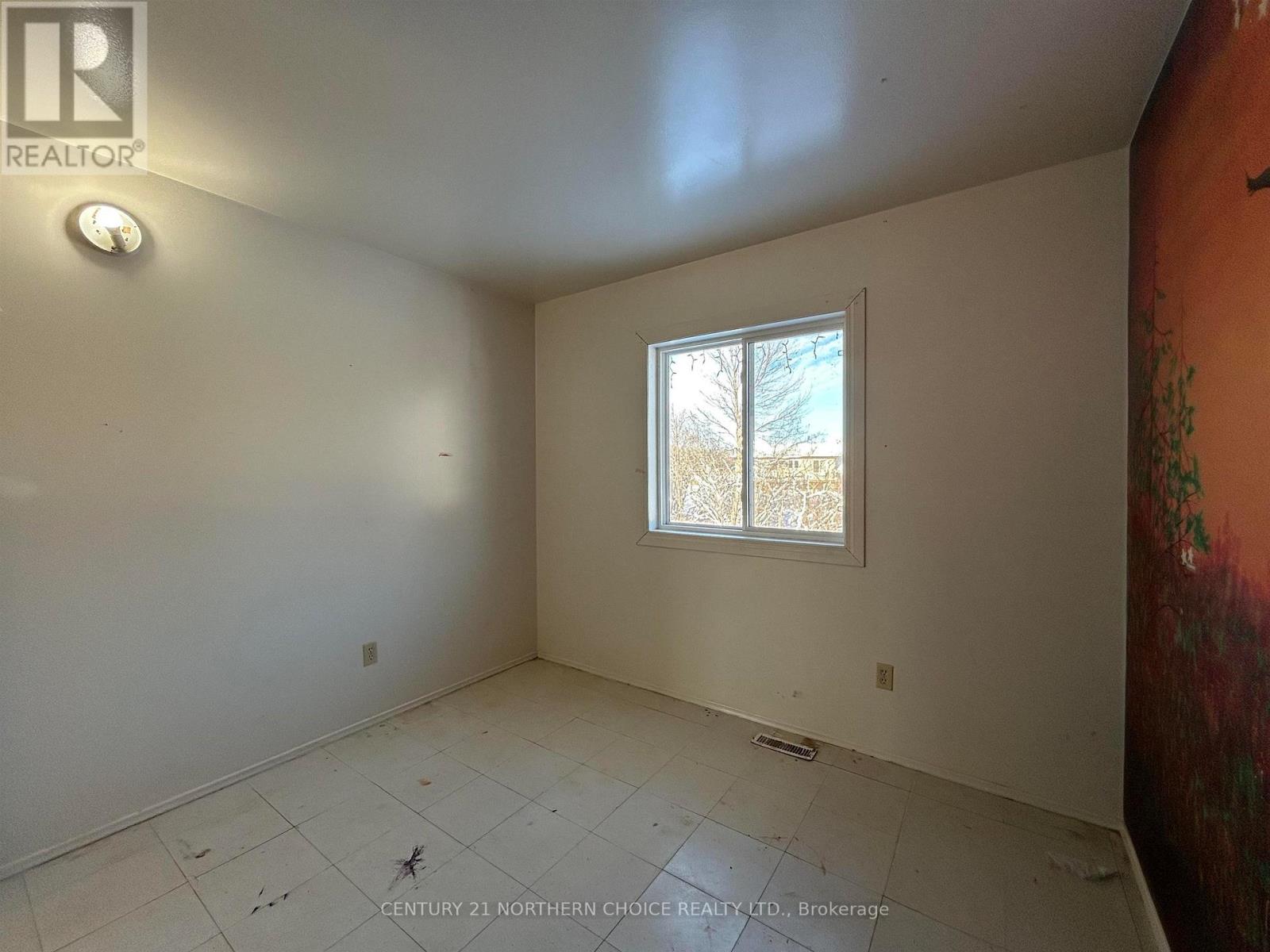 44 ELEANOR LAKE ROAD - 21