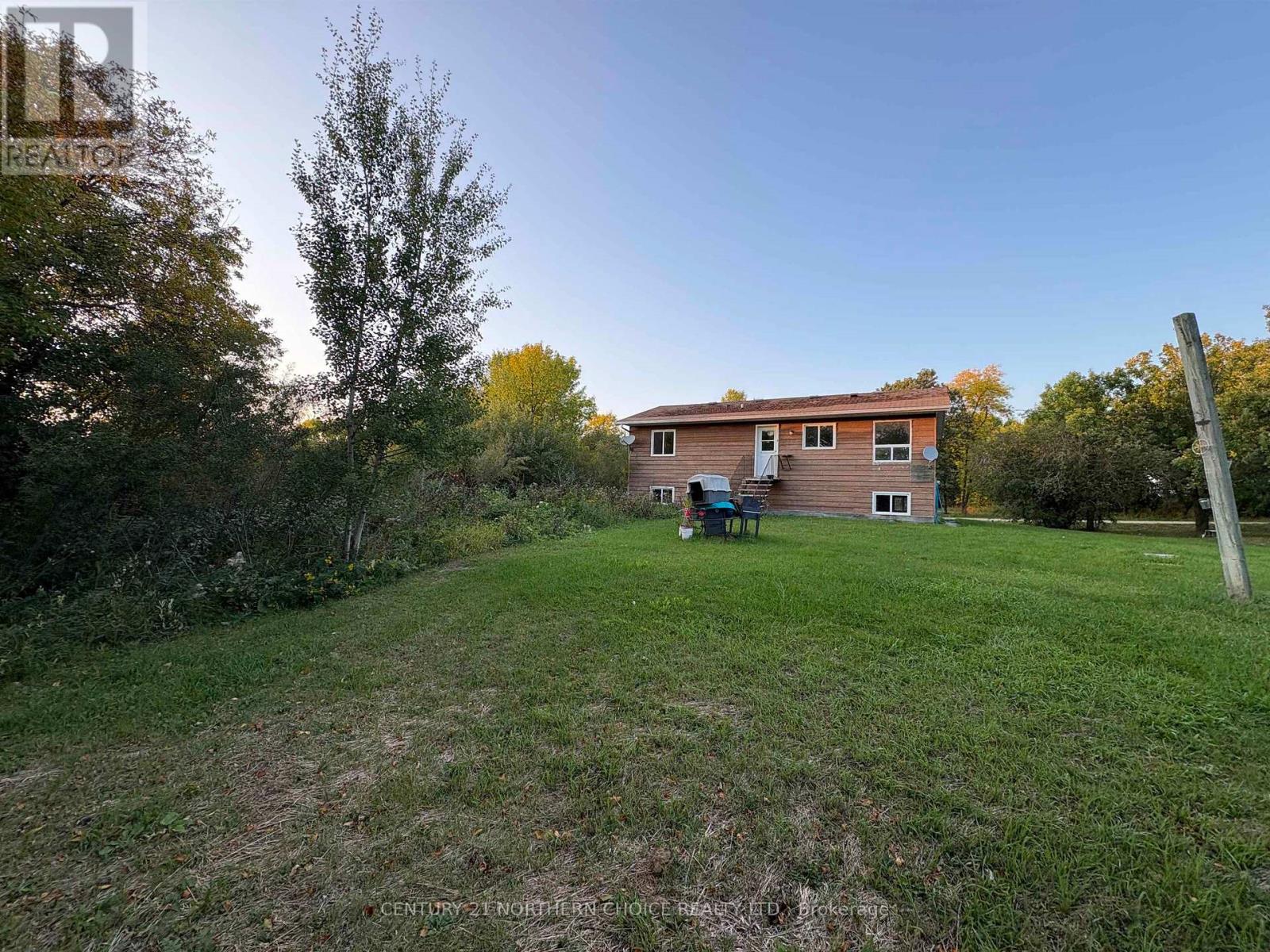 44 ELEANOR LAKE ROAD - 38