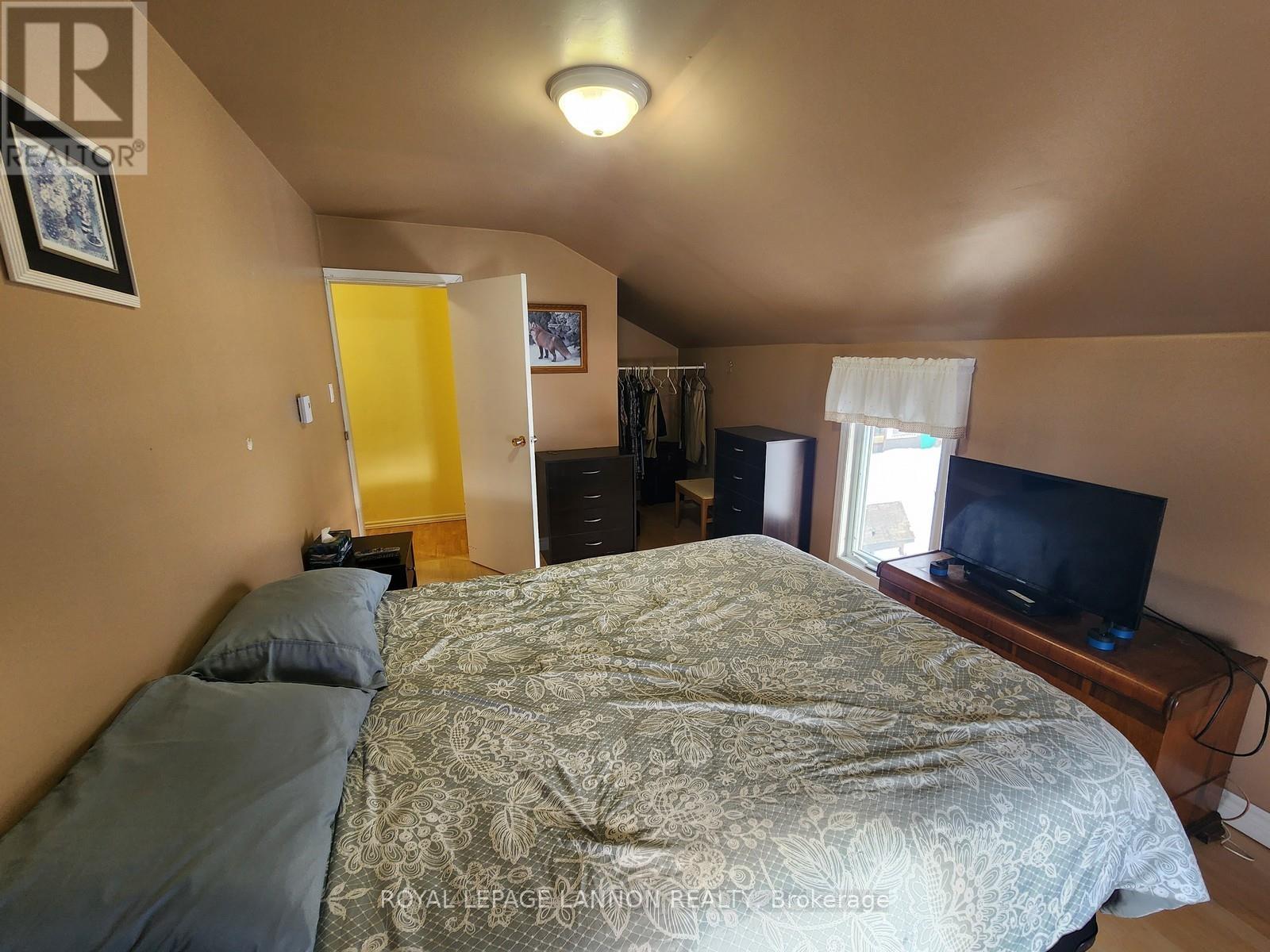 205 ONTARIO STREET - Image 26