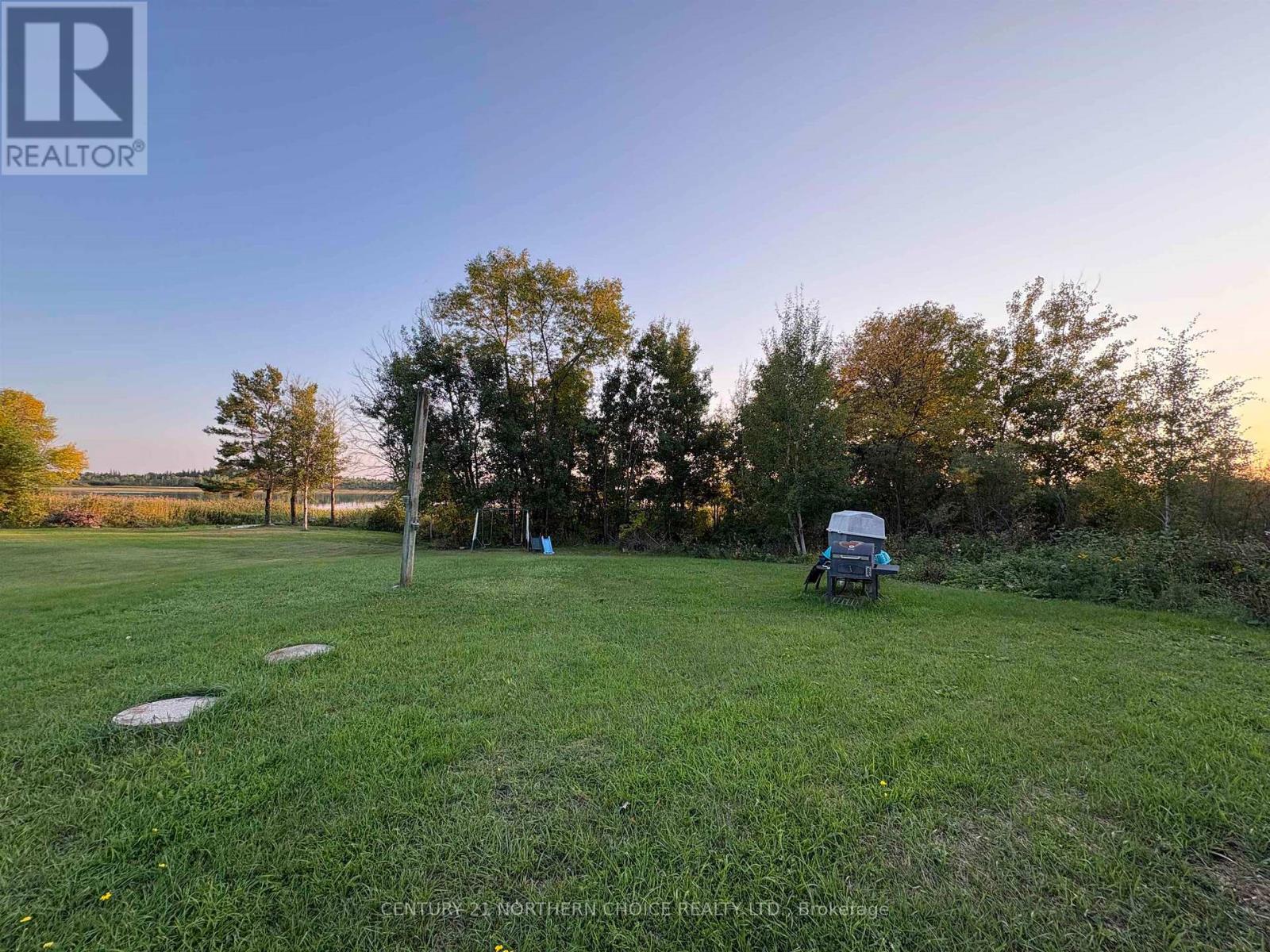 44 ELEANOR LAKE ROAD - 37