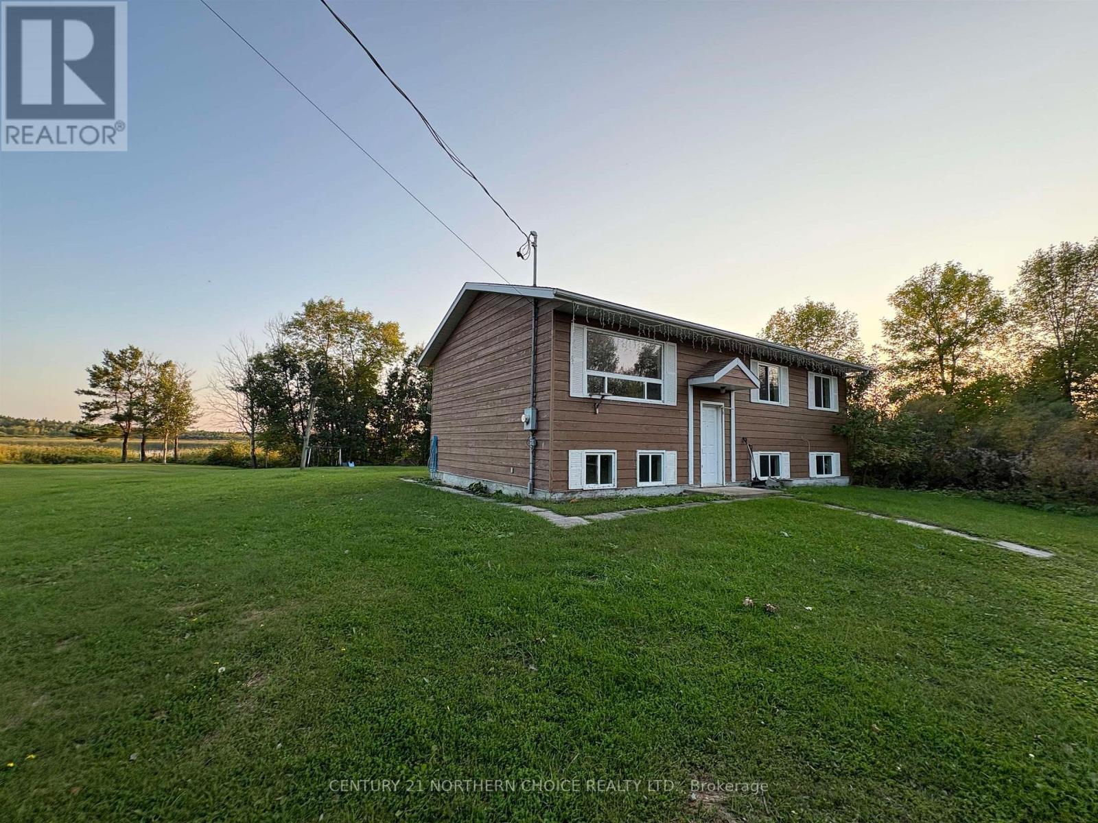 44 ELEANOR LAKE ROAD - 40