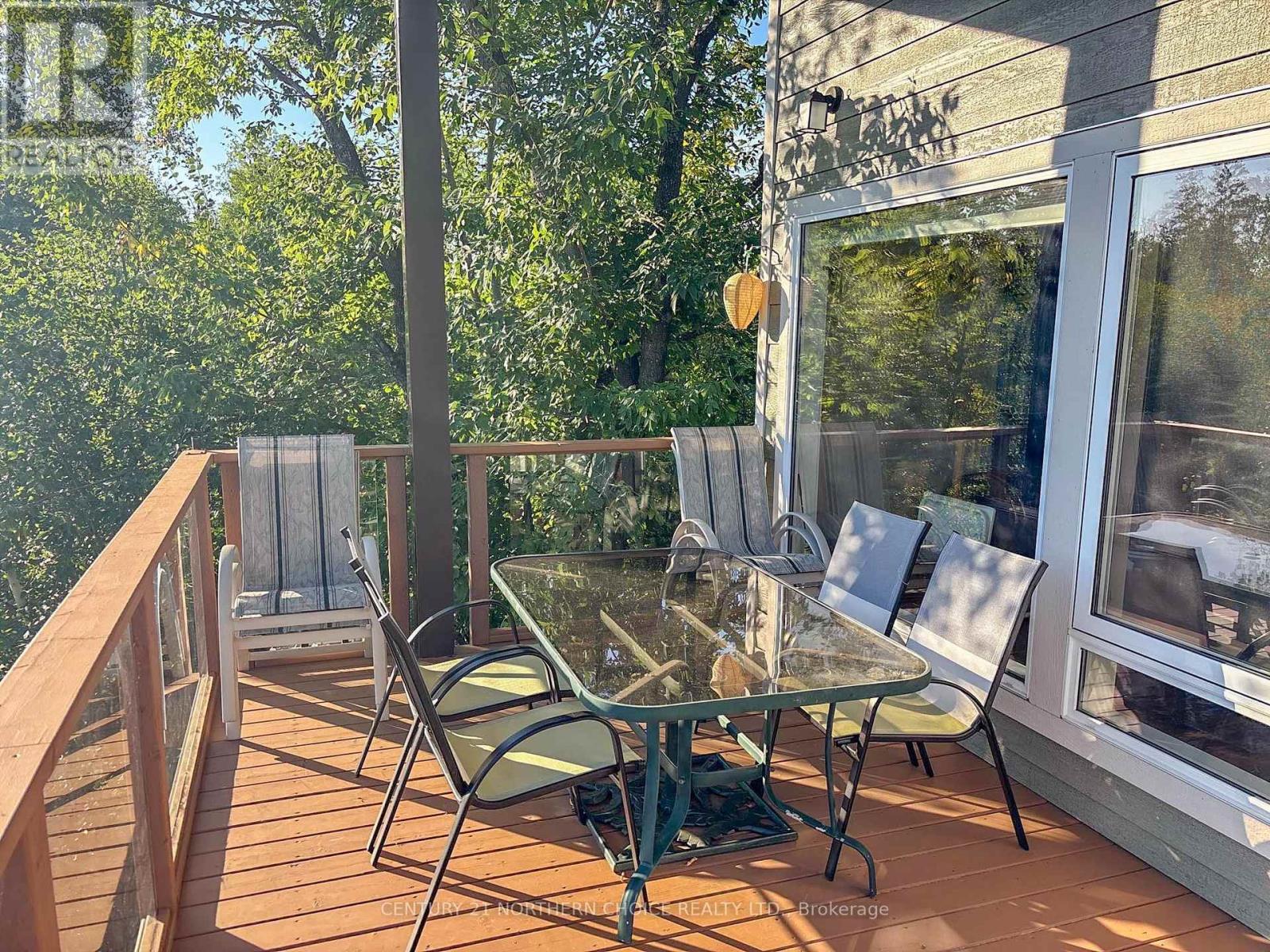 25 ROYAL LAKE - Image 31