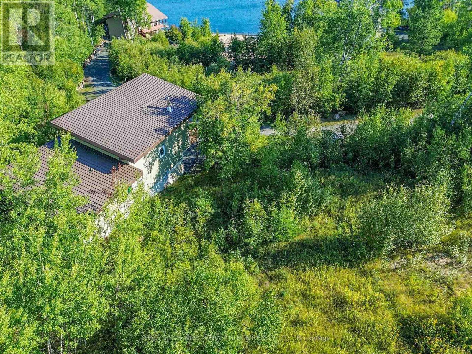 25 ROYAL LAKE - Image 7