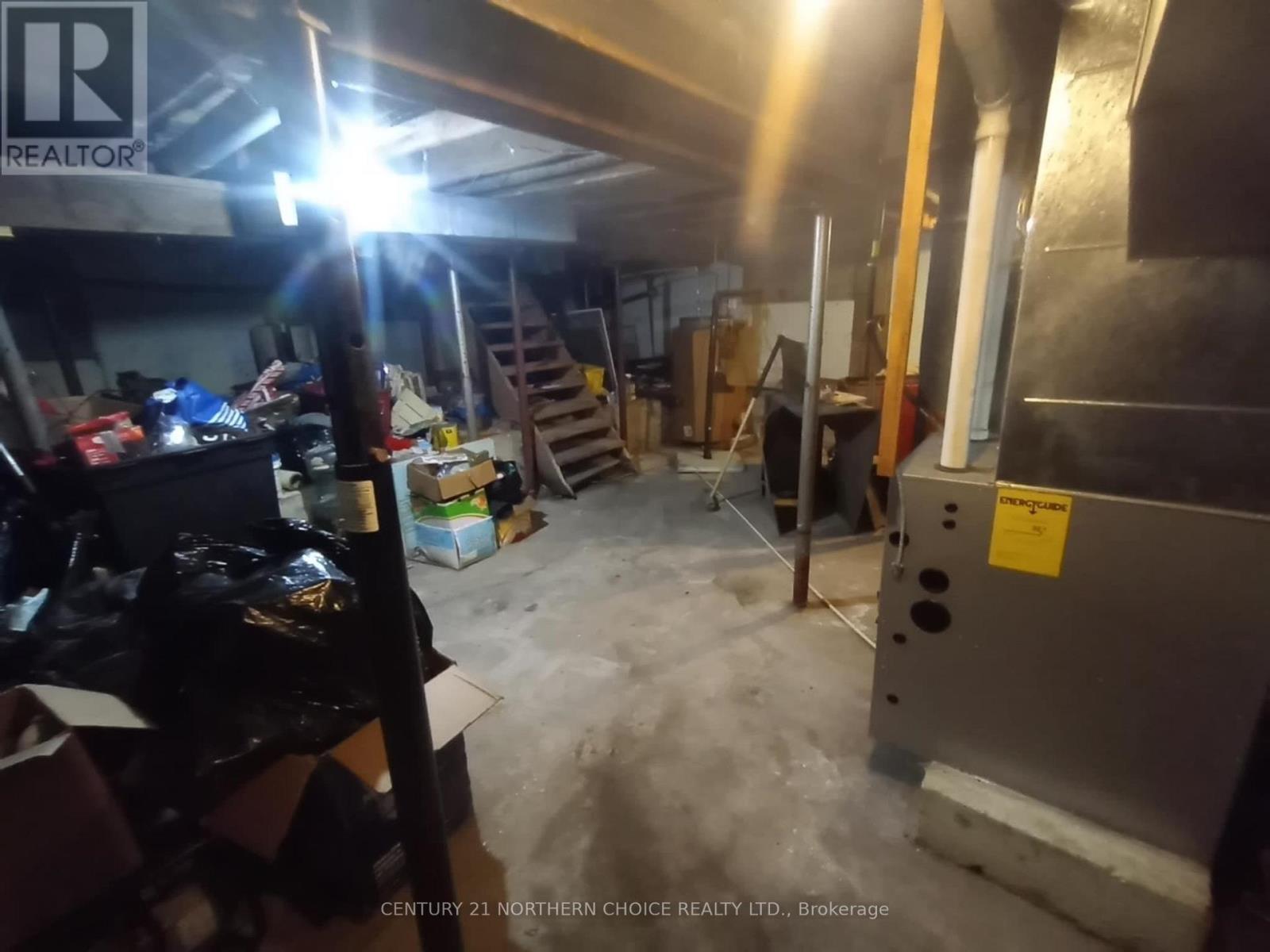 32 MARTIN AVENUE - 17