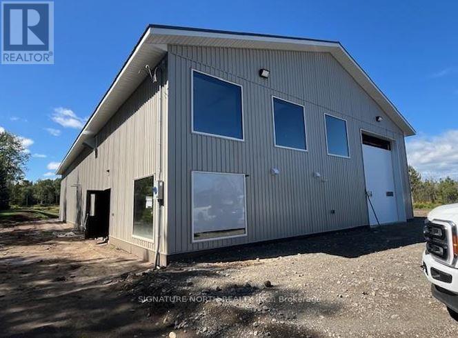 2059 Baker Ave, Thunder Bay (Rosslyn Road), Ontario, P7K1J3, Thunder Bay (Rosslyn Road), Ontario — photo 1 of 3