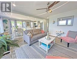 Living room - 39 Hwy 625, Greenstone, ON P0T2A0 Photo 9