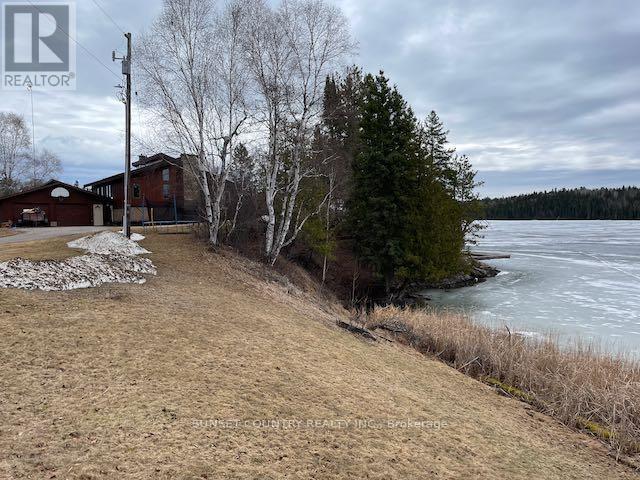 699 COOMBES DRIVE - Image 36