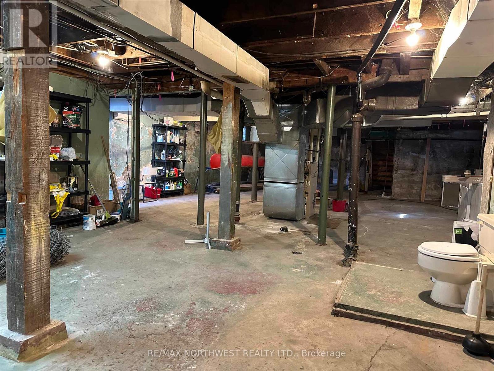 314 FIRST STREET E - 11