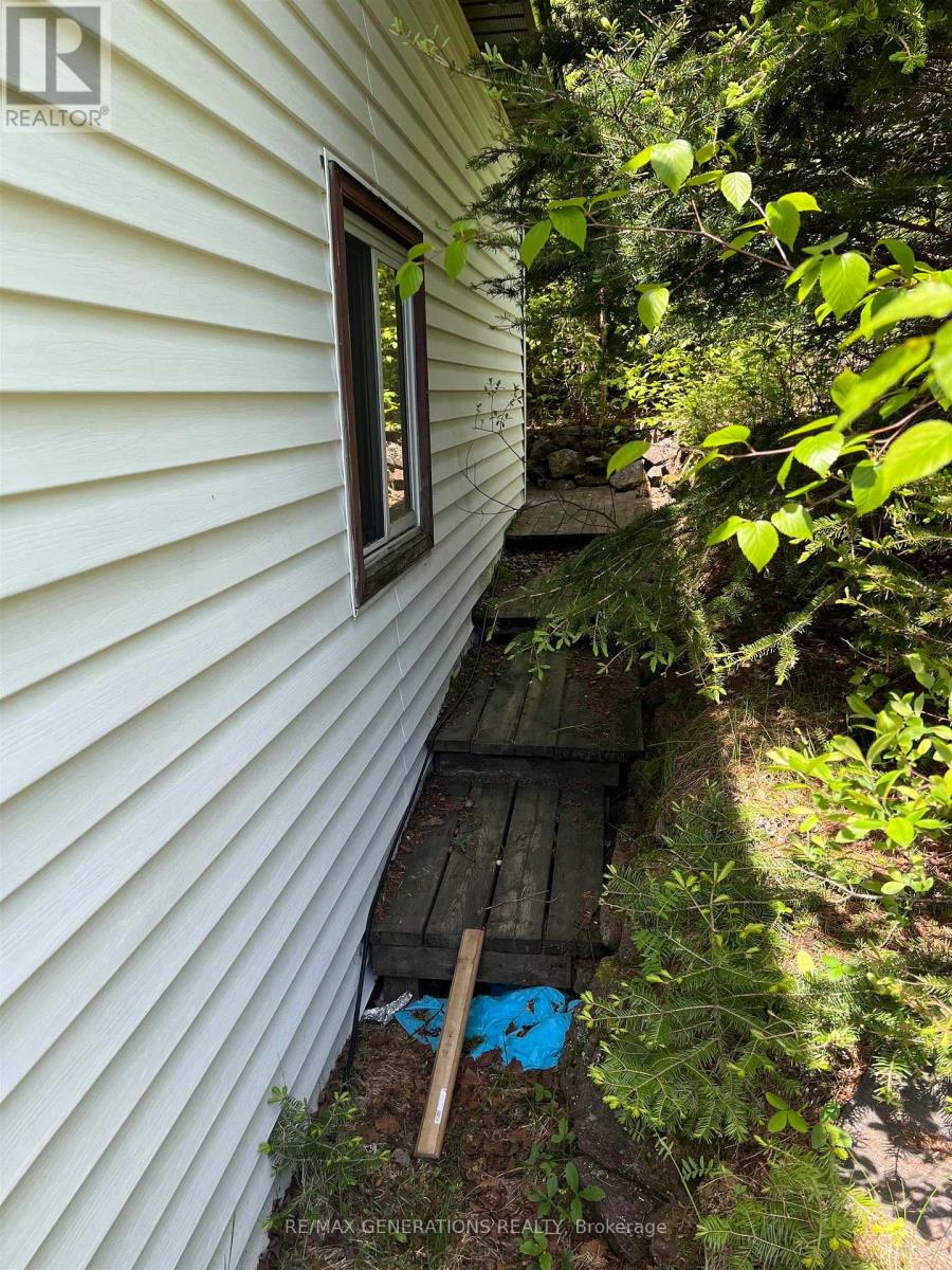 62 HEMLO DRIVE - 50