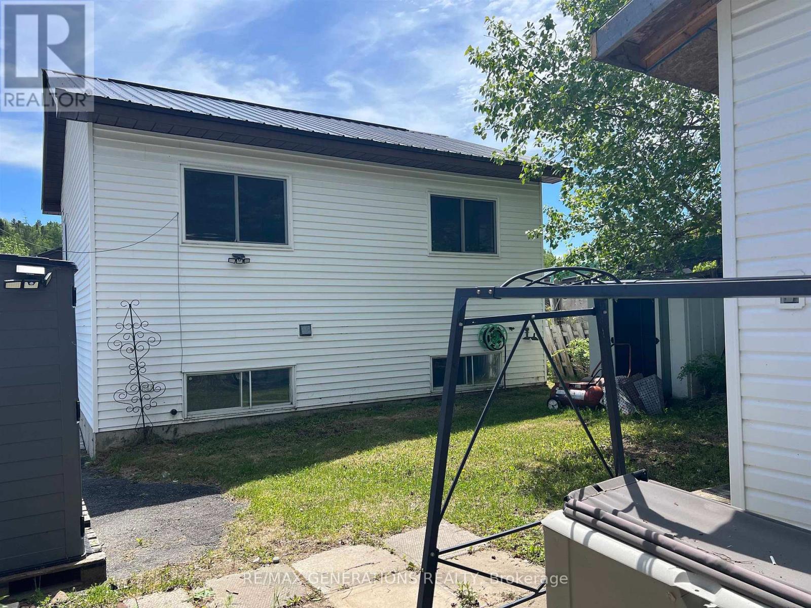 62 HEMLO DRIVE - 37