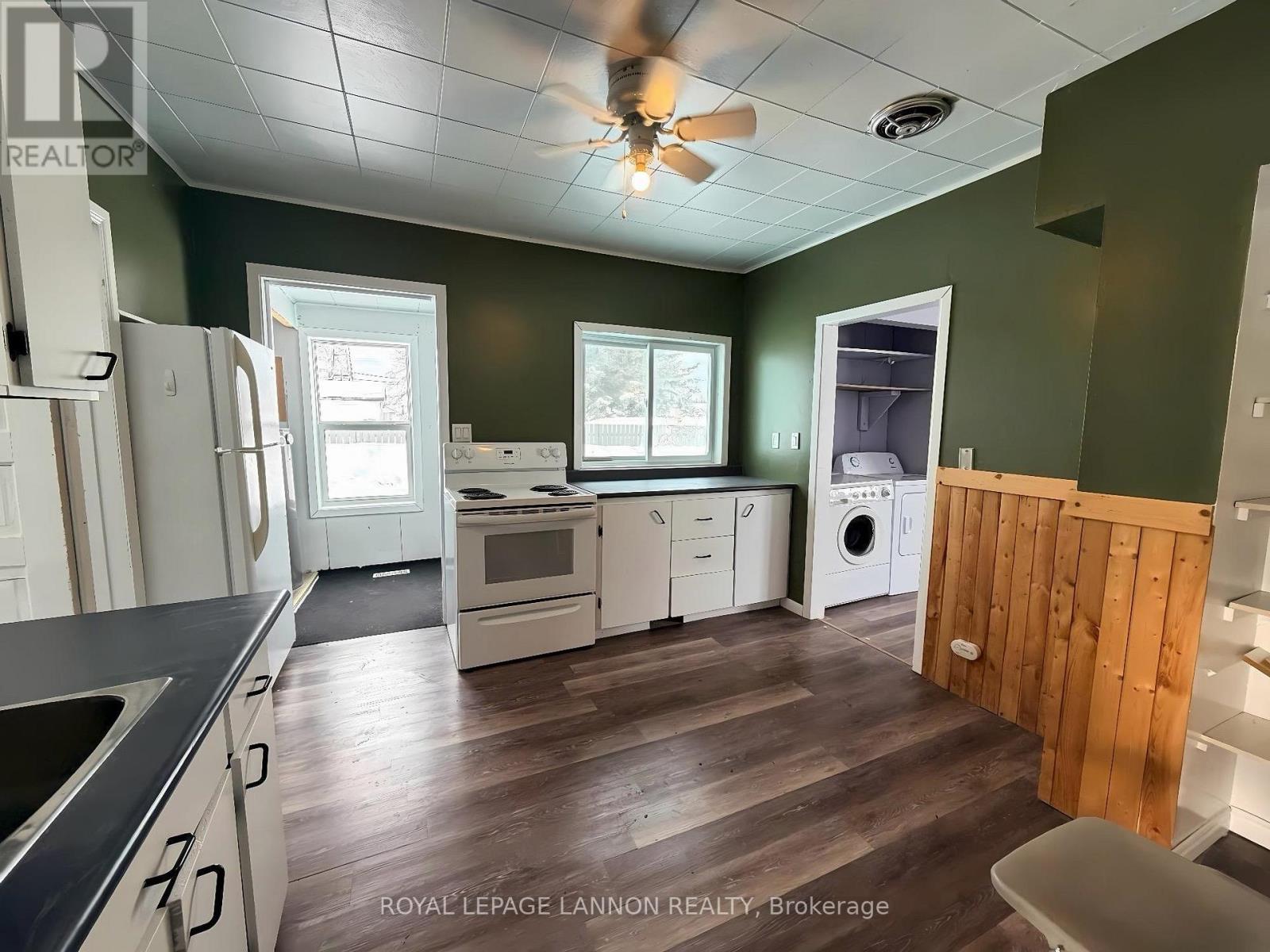 107 BEAMISH AVENUE E - 3