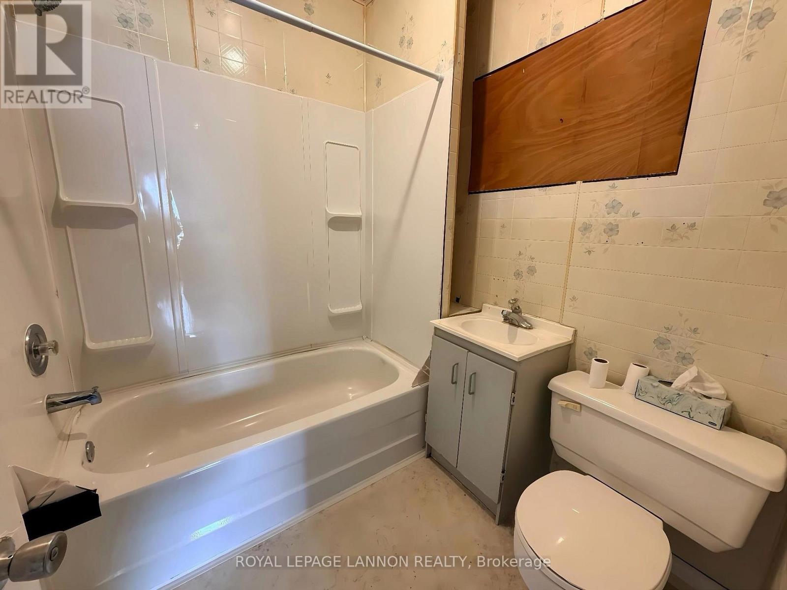 107 BEAMISH AVENUE E - 14